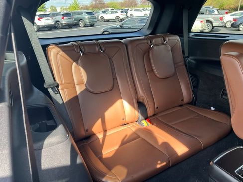 Used 2023 Lincoln Aviator Reserve w/ Equipment Group 201A image 12