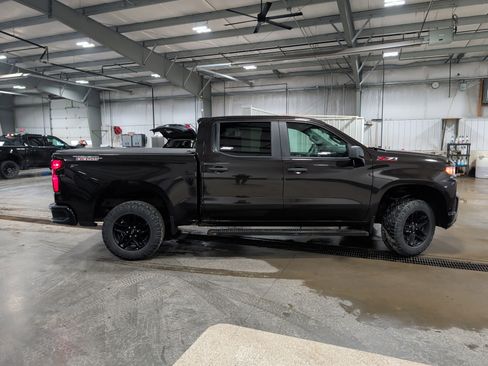 Used 2020 Chevrolet Silverado 1500 Custom Trail Boss w/ Custom Convenience Package image 2