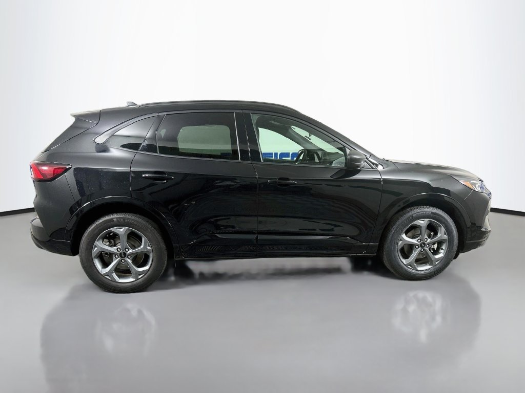 Certified 2023 Ford Escape ST-Line w/ Tech Pack #1 AWD/4WD image 8