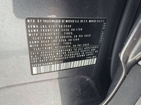 Used 2021 Volkswagen Tiguan SE w/ Panoramic Sunroof Package FWD image 21