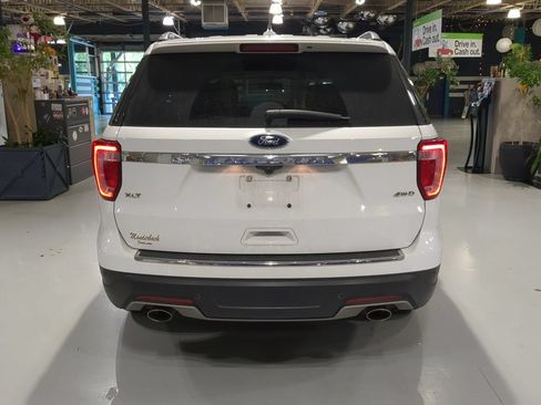 Used 2018 Ford Explorer XLT w/ Equipment Group 201A AWD/4WD image 9