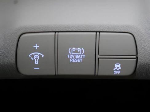 New 2025 Hyundai Elantra Limited FWD image 15