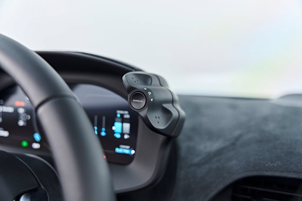 Used 2025 McLaren Artura Spider RWD image 72