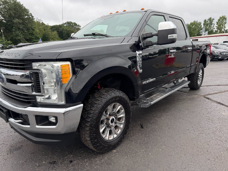 Used 2017 Ford F250 XLT w/ XLT Premium Package AWD/4WD image 9