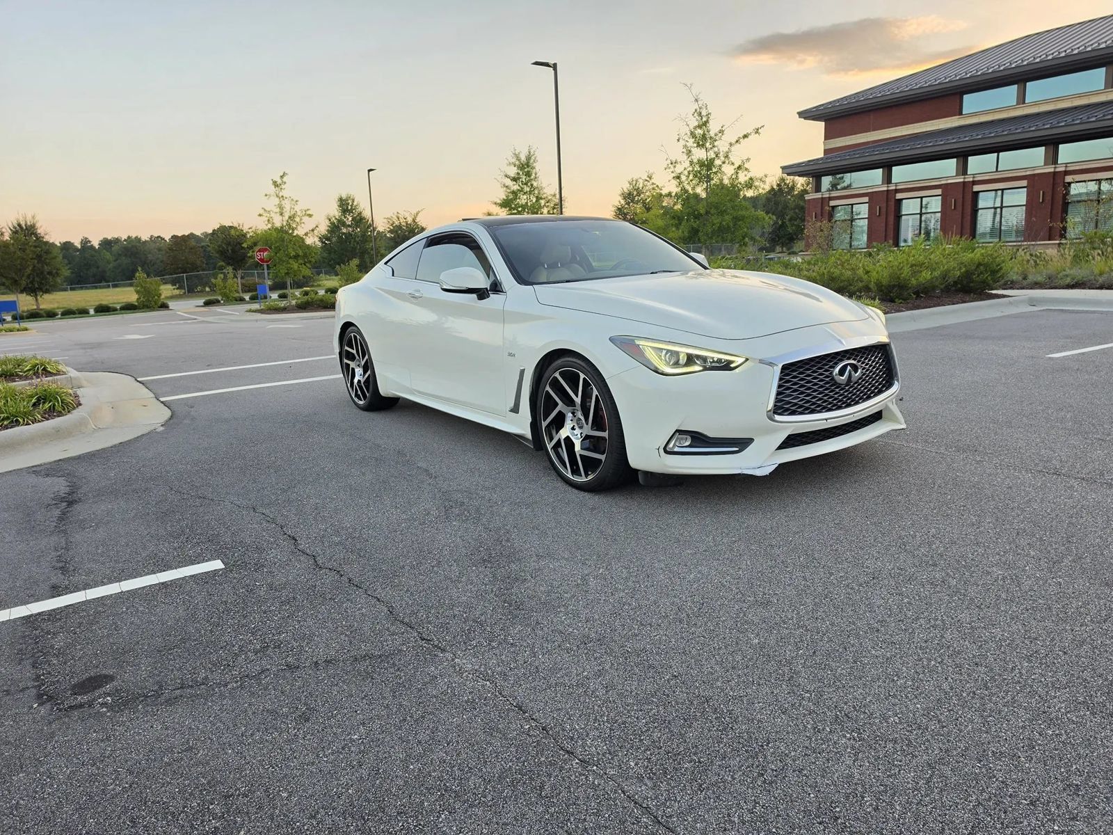 Used 2017 INFINITI Q60 3.0t w/ Premium Plus Package 3.0T AWD/4WD image 2