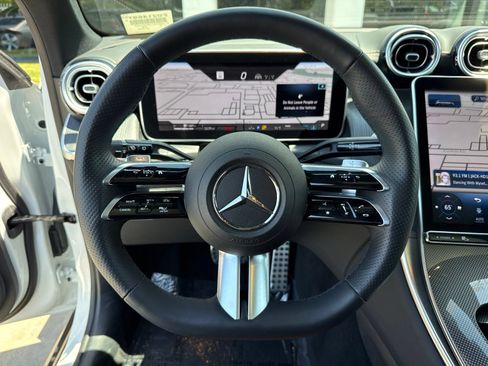 Used 2023 Mercedes-Benz GLC 300 image 32
