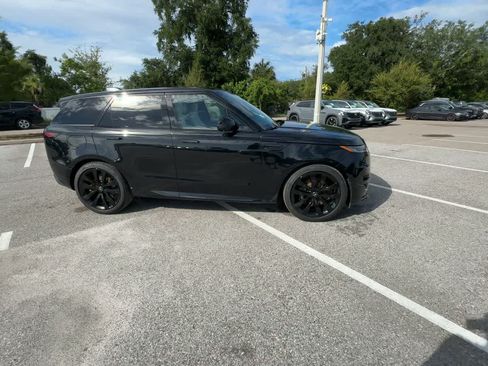Used 2025 Land Rover Range Rover Sport Dynamic SE AWD/4WD image 9
