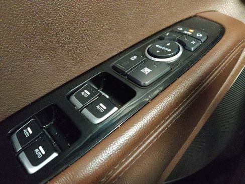 Used 2020 Kia Sorento SX image 27