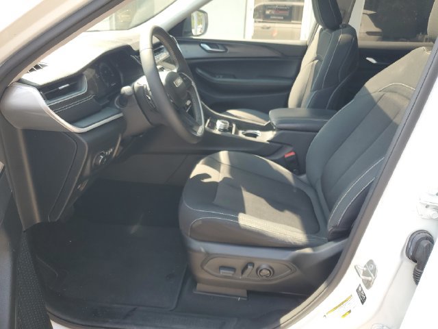 Used 2023 Jeep Grand Cherokee L Laredo RWD image 22