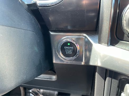 Used 2023 Ford F150 Lariat image 22