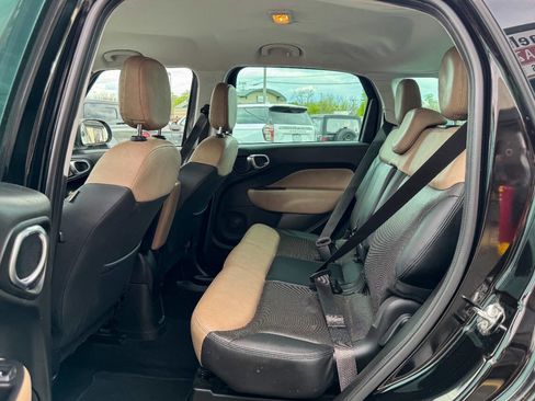 Used 2017 FIAT 500L Trekking w/ Popular Equipment Package FWD image 17