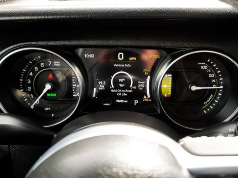 Used 2023 Jeep Wrangler Unlimited Sahara AWD/4WD image 40