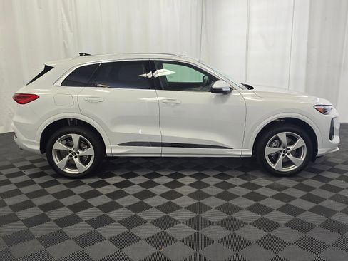 Used 2025 Audi Q5 Premium Plus w/ Premium Plus image 7