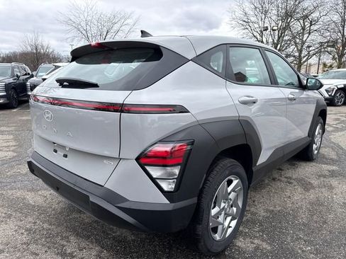 New 2026 Hyundai Kona SE image 9