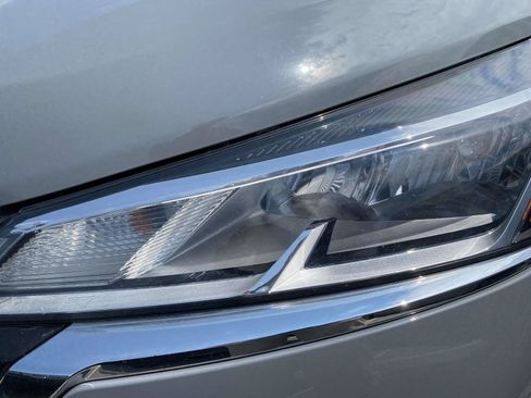 Used 2024 Nissan Kicks SV FWD image 12