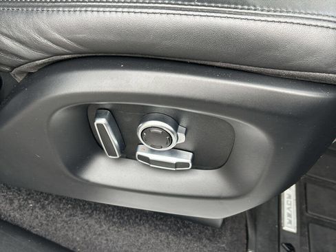 Used 2017 Land Rover Range Rover HSE image 50