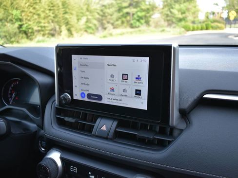 Used 2024 Toyota RAV4 XLE image 21