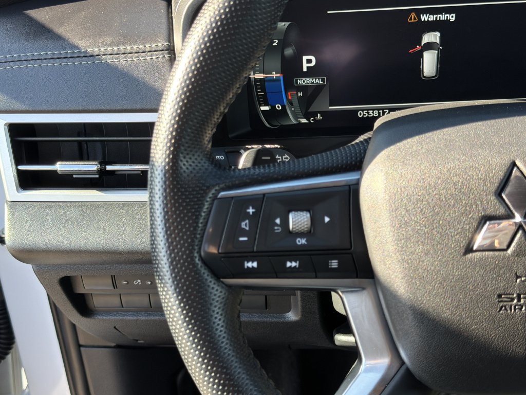Used 2024 Mitsubishi Outlander SE Black Edition FWD image 25