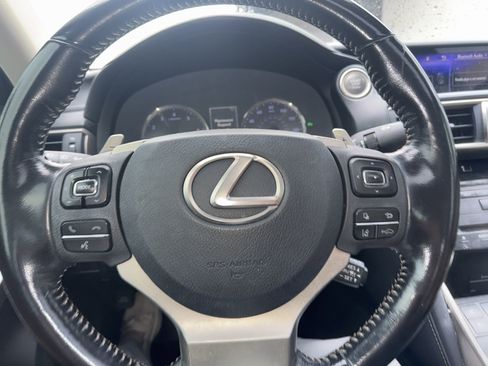 Used 2017 Lexus IS 300 AWD image 10