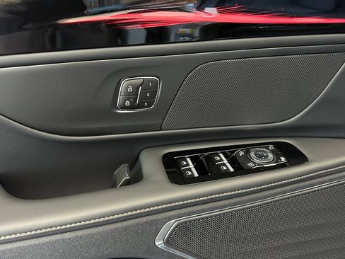 New 2026 Lincoln Nautilus Premier AWD/4WD image 10