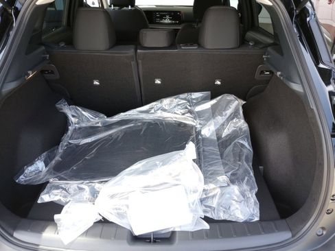 Used 2025 Nissan Kicks SV image 15