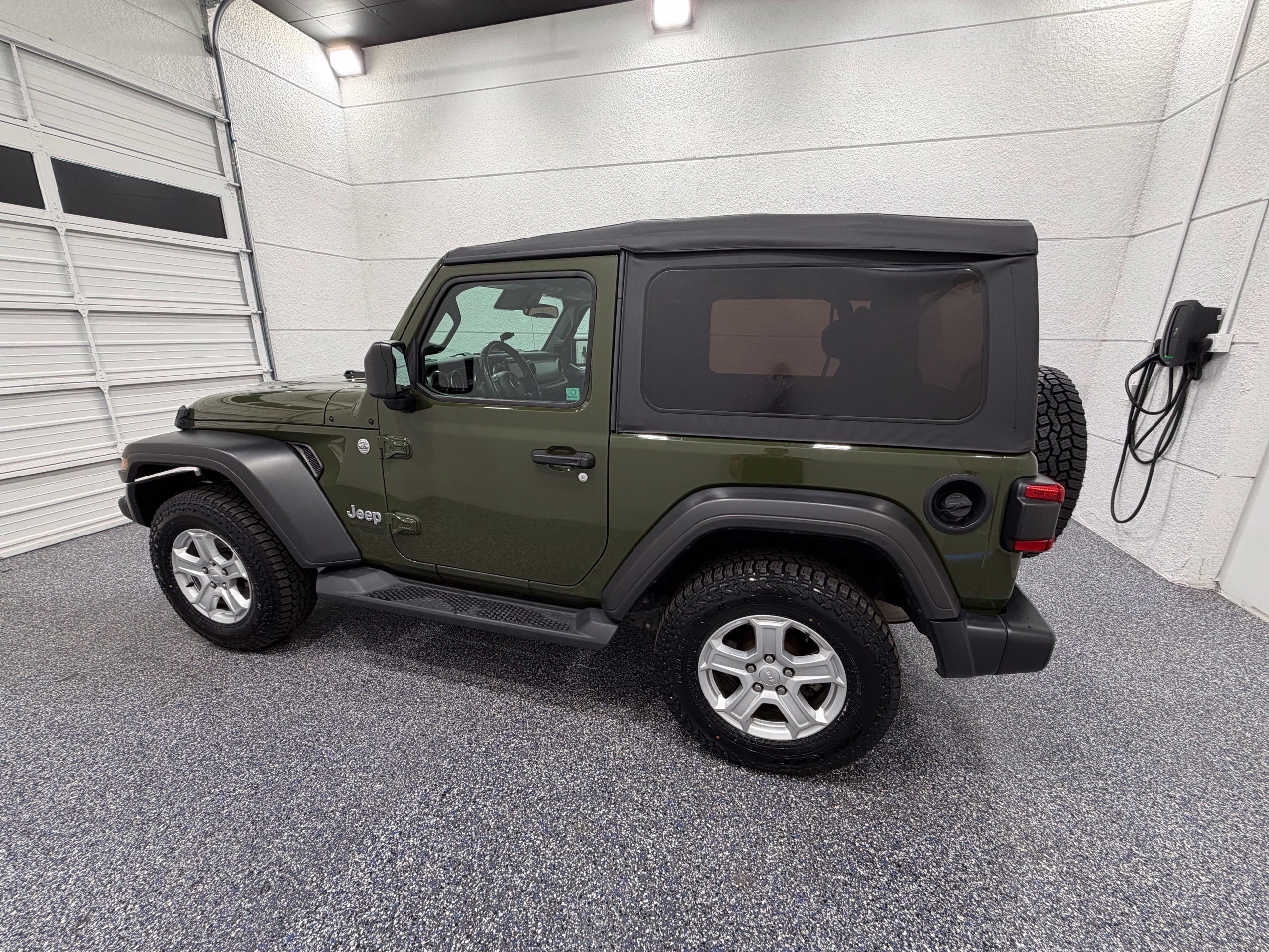 Used 2021 Jeep Wrangler Sport AWD/4WD image 3