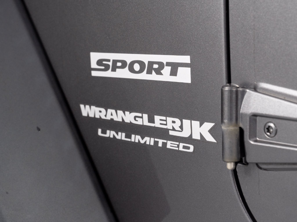 Used 2018 Jeep Wrangler Unlimited Sport S AWD/4WD image 43