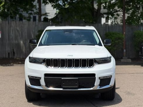 Used 2022 Jeep Grand Cherokee L Limited AWD/4WD image 9