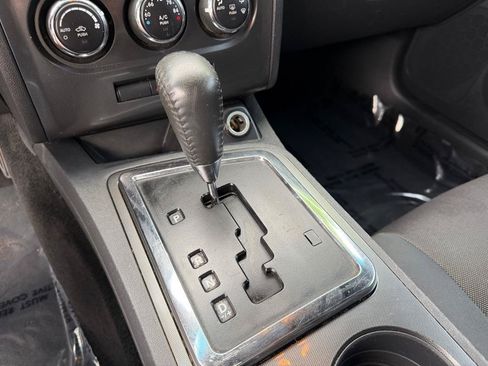 Used 2012 Dodge Challenger SXT RWD image 21