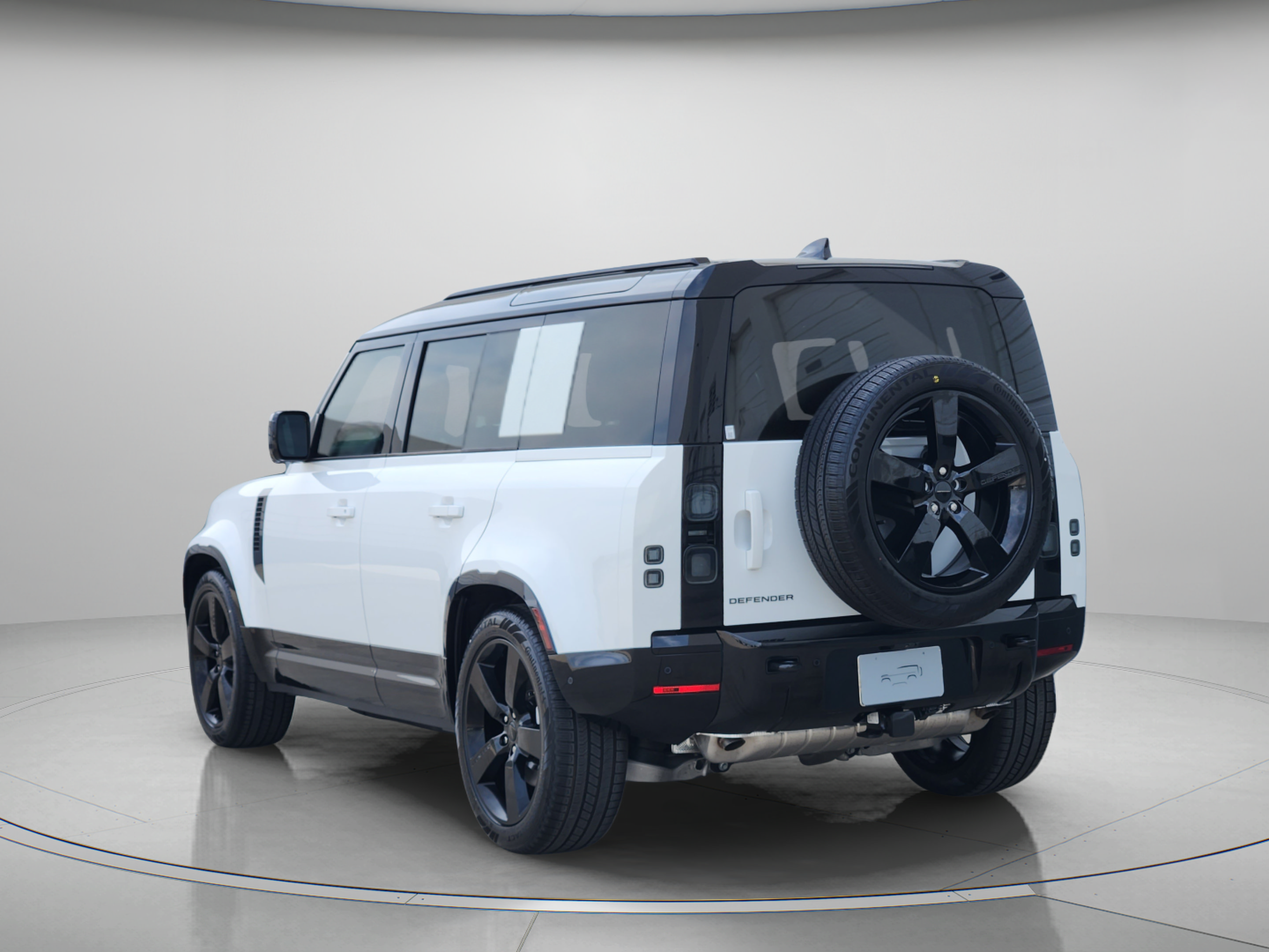 New 2026 Land Rover Defender 110 X-Dynamic SE AWD/4WD image 3