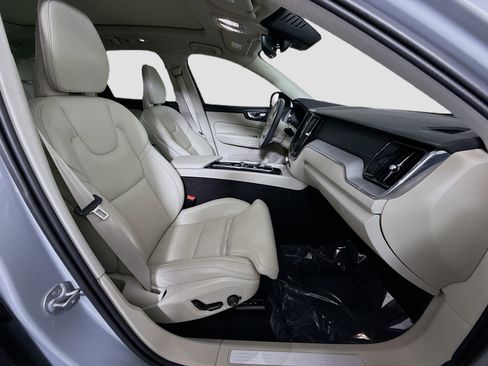 Used 2024 Volvo XC60 B5 Ultimate w/ Protection Package Premier image 29