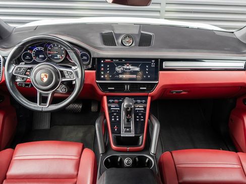 Certified 2023 Porsche Cayenne Coupe AWD/4WD image 11