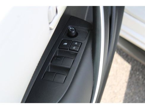 Used 2020 Toyota Corolla SE image 12