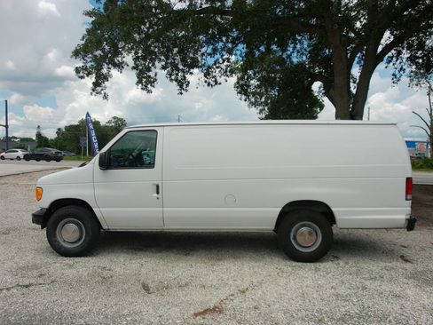 Used 2003 Ford E-250 and Econoline 250 Extended RWD image 6