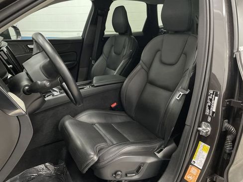 Used 2022 Volvo XC60 T8 Inscription w/ Advanced Package image 4