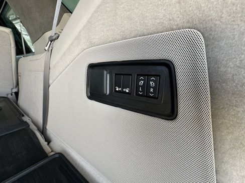 Certified 2023 Cadillac Escalade Premium Luxury Platinum image 27