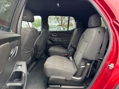 Used 2023 Chevrolet Traverse LT image 15