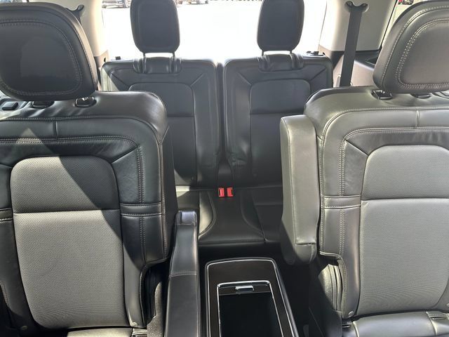 Used 2025 Lincoln Aviator Reserve AWD/4WD image 25