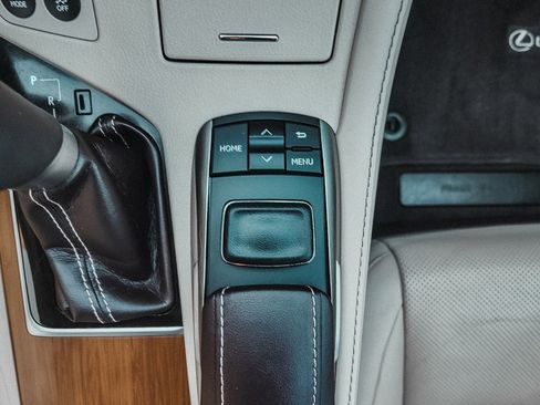 Used 2017 Lexus ES 300h image 5