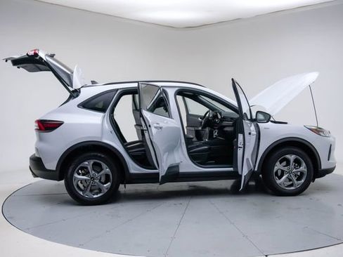 Used 2025 Ford Escape ST-Line Select AWD/4WD image 15