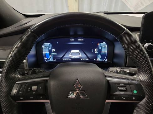 Used 2023 Mitsubishi Outlander SE image 14