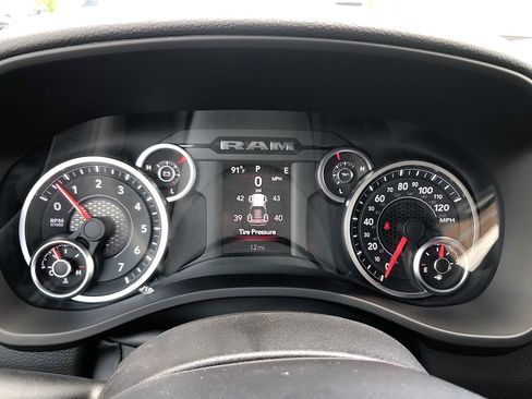 New 2026 RAM 1500 4x4 Crew Cab image 16