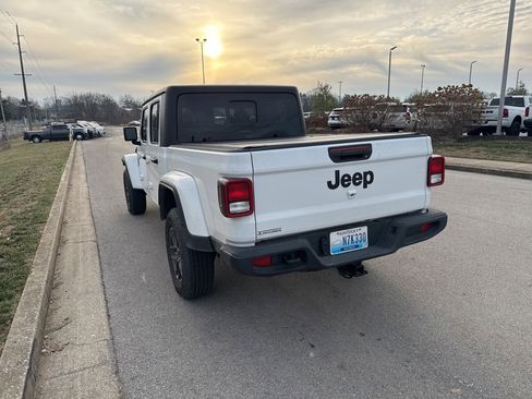 Used 2024 Jeep Gladiator Sport image 7