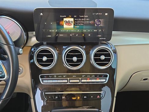 Used 2021 Mercedes-Benz GLC 300 GLC 300 image 14