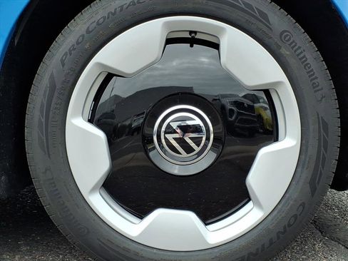 New 2025 Volkswagen ID. Buzz Pro S Plus image 9