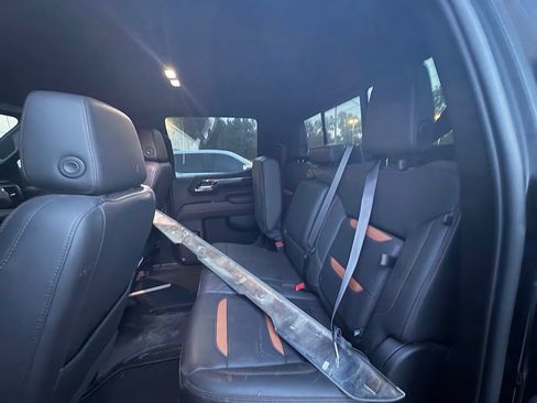 Used 2022 GMC Sierra 1500 AT4 w/ AT4 Premium Package AWD/4WD image 9