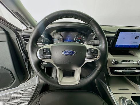 Used 2023 Ford Explorer XLT w/ Equipment Group 202A AWD/4WD image 11
