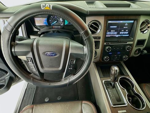 Used 2015 Ford Expedition King Ranch RWD image 12