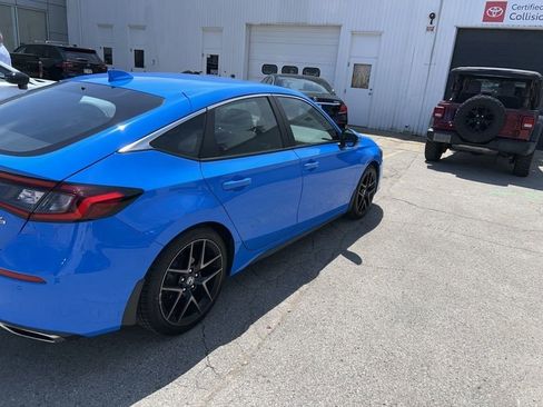 Used 2024 Honda Civic Sport Touring image 6