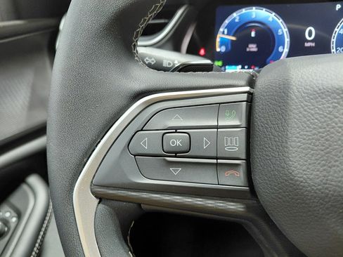 Certified 2025 Jeep Grand Cherokee Laredo X image 34